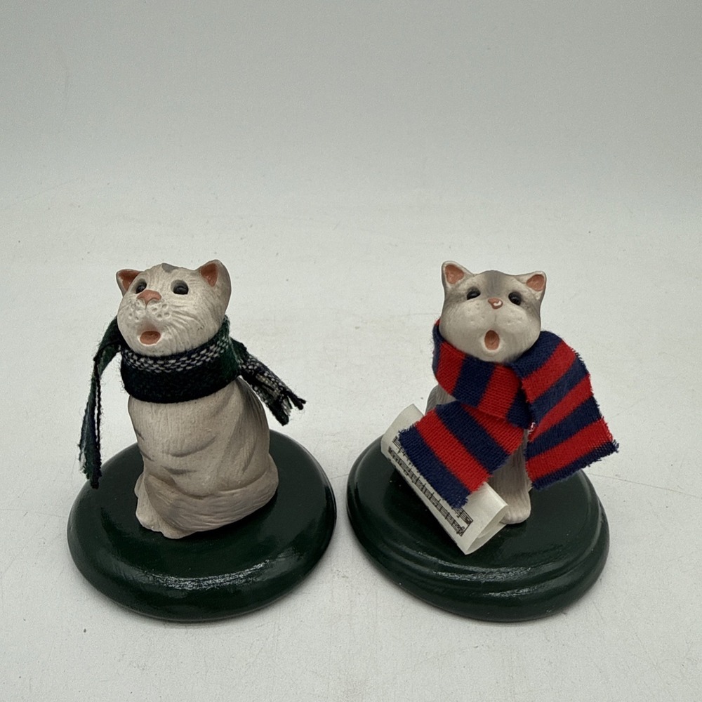 Byers Choice LTD Caroling Cats In Scarfs 2010 & 2013 Lot of 2